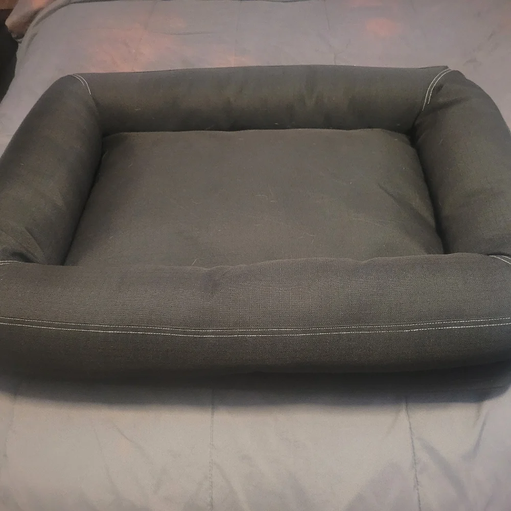 Medium plush dog bed